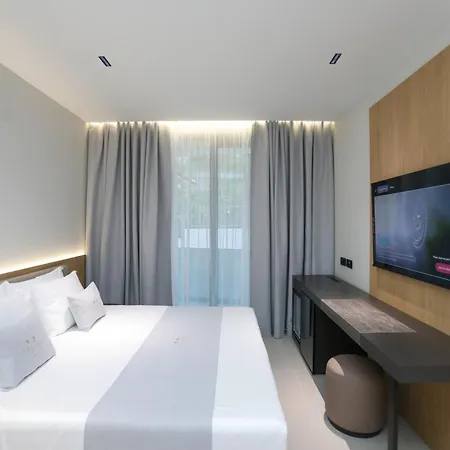 Padma Hotel *
