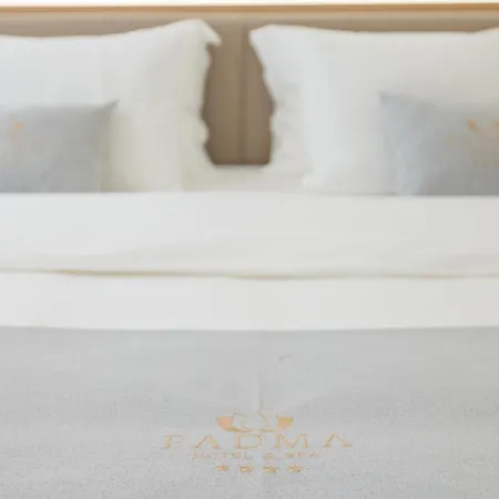Padma Hotel *