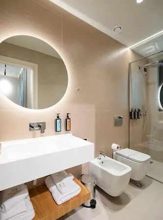 Hotel Padma Wlora