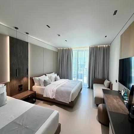 Padma Hotel *