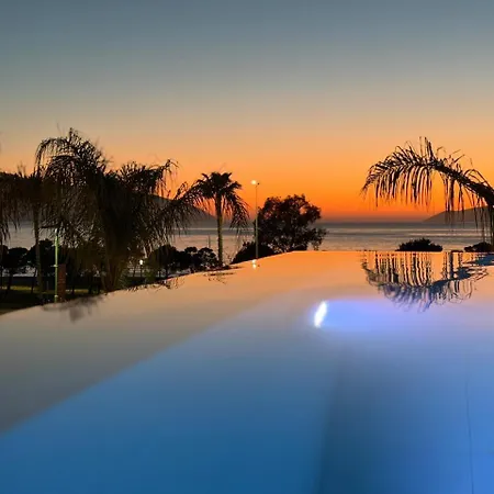 Padma Hotel *
